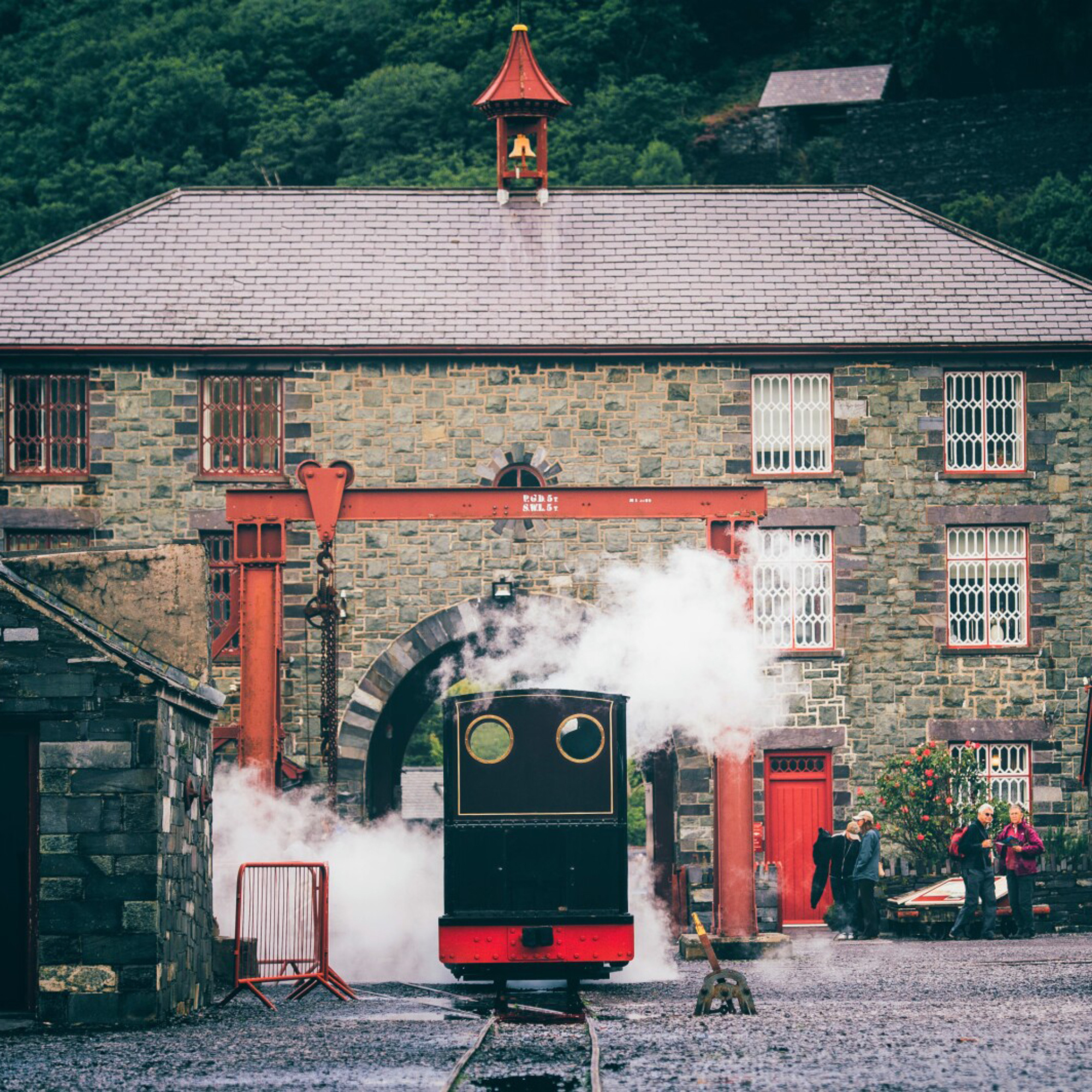 Square National Slate Museum ALL yard view with UNA the engine 1